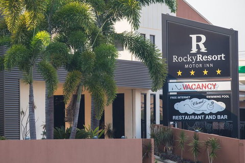 Rocky Resort Motor Inn - Tourism Caloundra 2