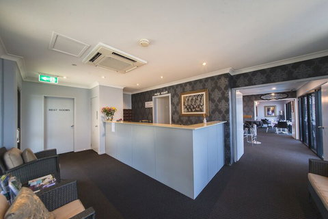 Rocky Resort Motor Inn - Tourism Caloundra 7