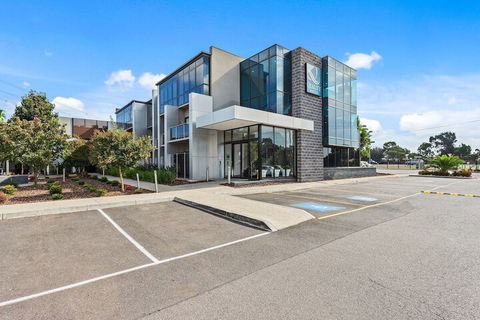 Quality Hotel Taylors Lakes - Tourism Caloundra 7