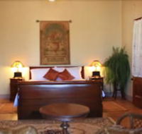 Classique Bed  Breakfast - Tourism Caloundra