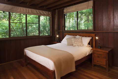 Rose Gums Wilderness Retreat - Tourism Caloundra 5