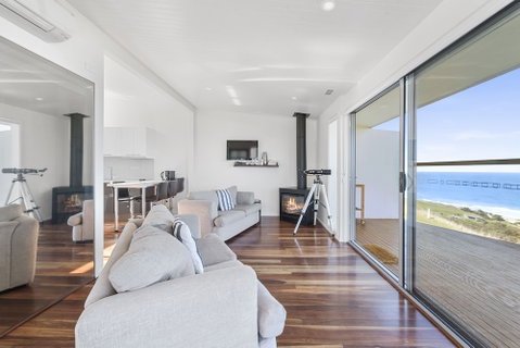 Seafarers Getaway - Tourism Caloundra 2
