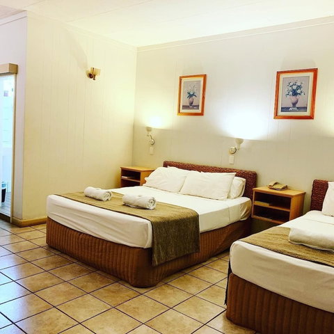 Pine Tree Motel - Tourism Caloundra 5