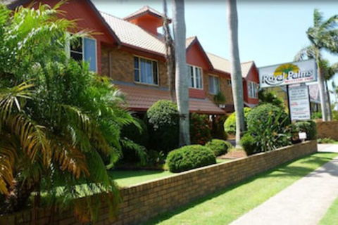 Royal Palms Motor Inn - Tourism Caloundra 0