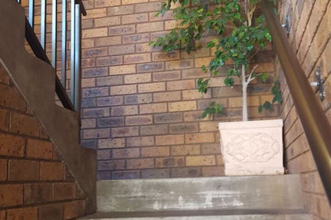 Royal Palms Motor Inn - Tourism Caloundra 2