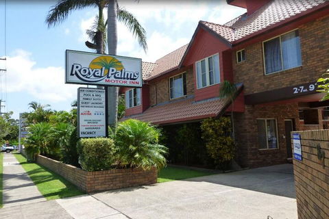 Royal Palms Motor Inn - Tourism Caloundra 1