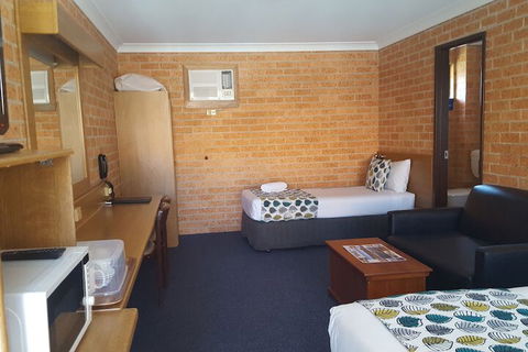 Royal Palms Motor Inn - Tourism Caloundra 6