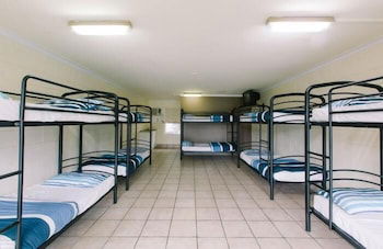 Beaches Backpackers Airlie Beach - Hostel - Tourism Caloundra 2