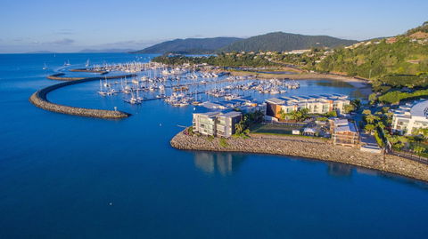 Peninsula Airlie Beach - Tourism Caloundra 2