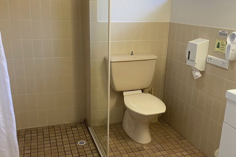 Aviators Lodge Motel - Tourism Caloundra 3