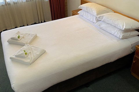 Aviators Lodge Motel - Tourism Caloundra 7