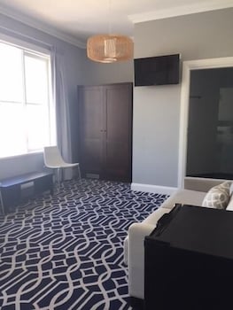 Seabreeze Hotel - Tourism Caloundra 3