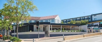 Seabreeze Hotel - Tourism Caloundra 0