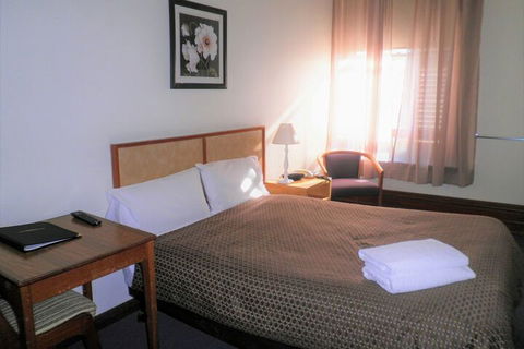 Princes Lodge Motel - Tourism Caloundra 6