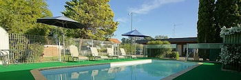 Nicholas Royal Motel - Tourism Caloundra 5