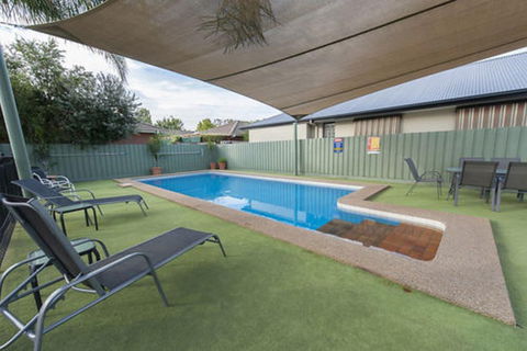 Garden City Motor Inn - Tourism Caloundra 3