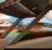 Mud Hut Motel - Tourism Caloundra