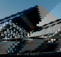 Highlander Hotel - Tourism Caloundra