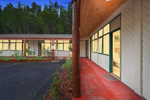 Gold Rush Inn - Tourism Caloundra 1