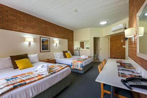 Alice In The Territory - Tourism Caloundra 3