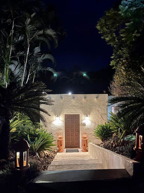 Sensom Luxury Bed & Breakfast - Tourism Caloundra 6