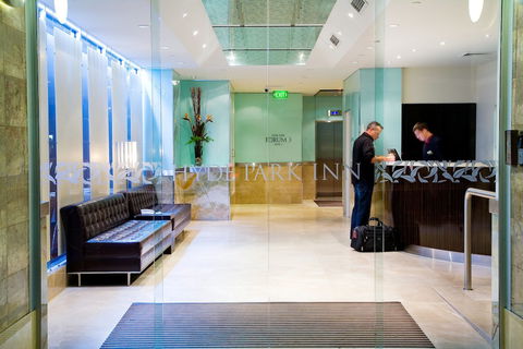 Hyde Park Inn - Tourism Caloundra 1