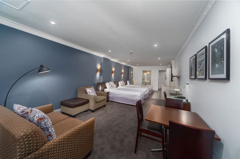 Hyde Park Inn - Tourism Caloundra 5