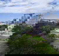 Hyde Park Inn - Tourism Caloundra