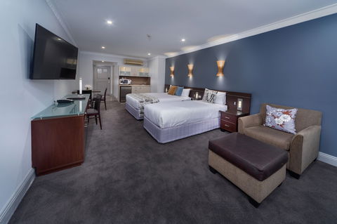 Hyde Park Inn - Tourism Caloundra 4