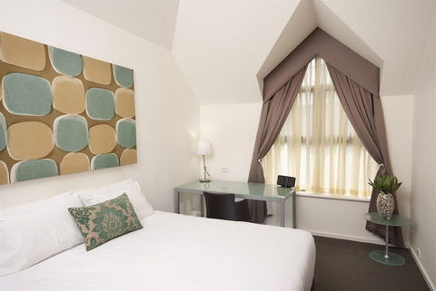 Majestic Old Lion Apartments - Tourism Caloundra 4