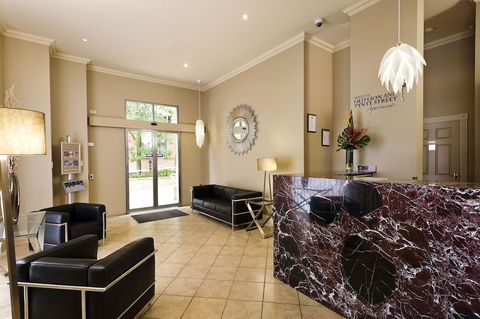 Majestic Old Lion Apartments - Tourism Caloundra 1