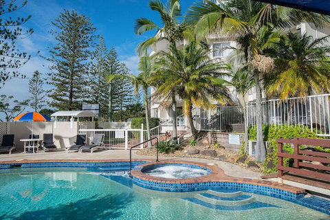 Golden Shores Holiday Club - Tourism Caloundra 3