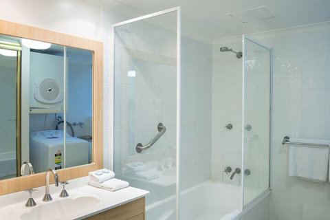 Golden Shores Holiday Club - Tourism Caloundra 6