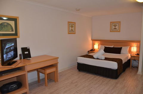 Napoleon On Kent - Tourism Caloundra 5