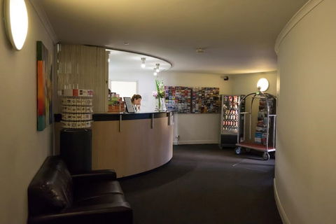 Napoleon On Kent - Tourism Caloundra 3