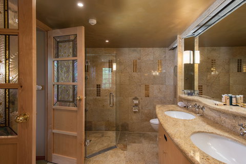 Country Club Tasmania - Tourism Caloundra 3