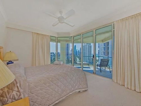 Oceana On Broadbeach - Tourism Caloundra 6