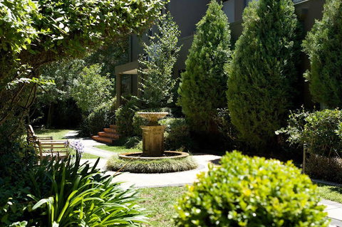 The York Canberra - Tourism Caloundra 0