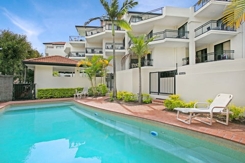 Windsurfer Resort - Tourism Caloundra 0