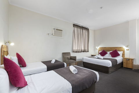 Adelaide Paringa - Tourism Caloundra 4