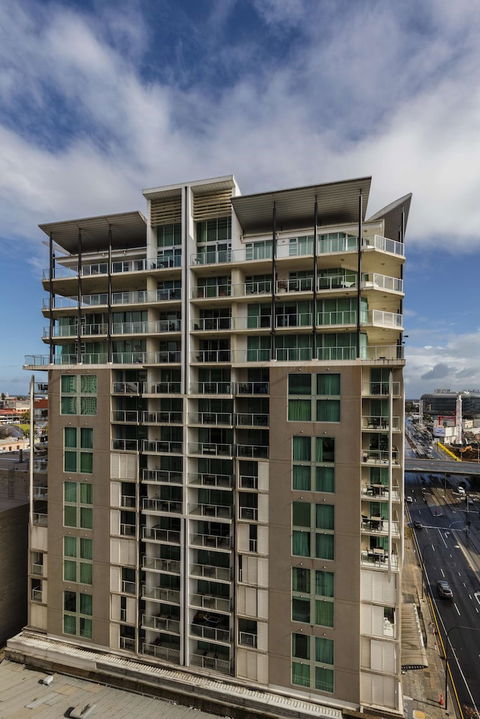 Oaks Adelaide Horizons Suites - Tourism Caloundra 3