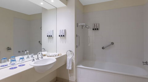 Park Regis Griffin Suites - Tourism Caloundra 6