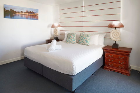 Seashells Mandurah - Tourism Caloundra 5