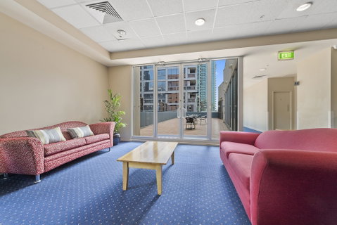YEHS Hotel Melbourne CBD - Tourism Caloundra 1