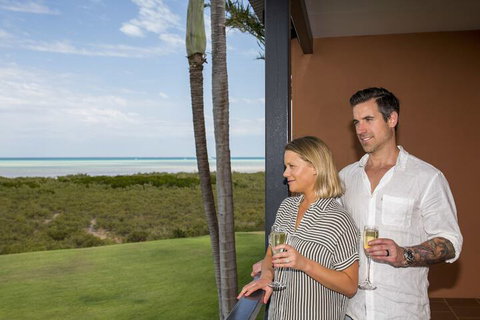 Moonlight Bay Suites - Tourism Caloundra 1
