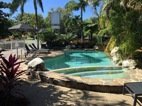 Lazy Lizard Motor Inn - Tourism Caloundra 1