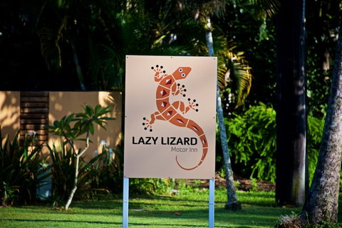 Lazy Lizard Motor Inn - Tourism Caloundra 0