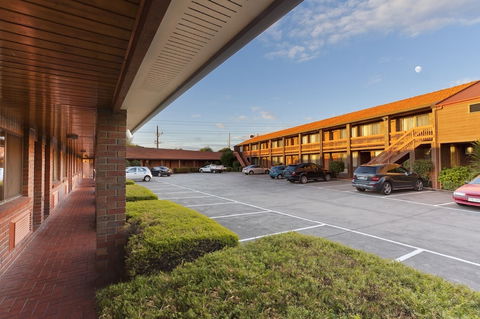 Hotel Bruce County - Tourism Caloundra 0