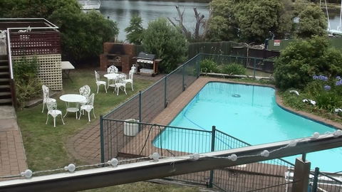 Waterfront Lodge Motel - Tourism Caloundra 4