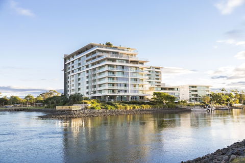 ULTIQA Freshwater Point Resort - Tourism Caloundra 0